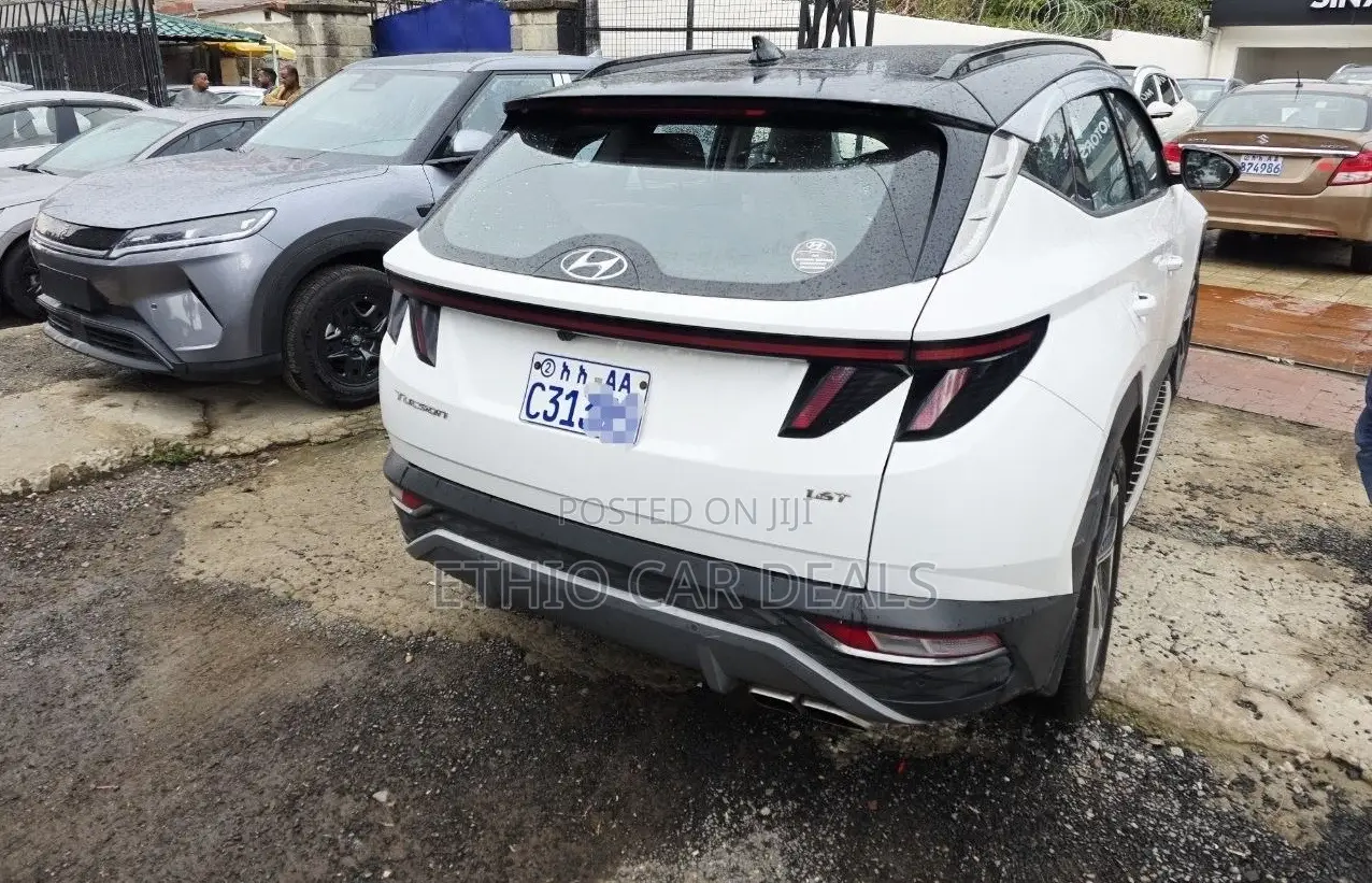 Hyundai Tucson 2022 White