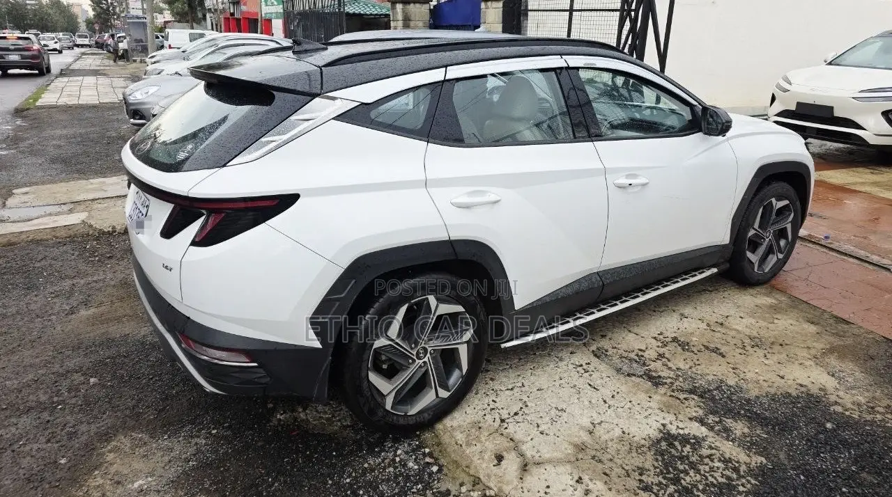 Hyundai Tucson 2022 White