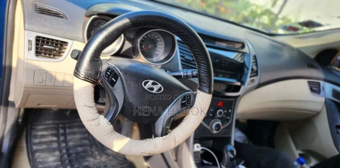 Hyundai Avante 2016 Blue