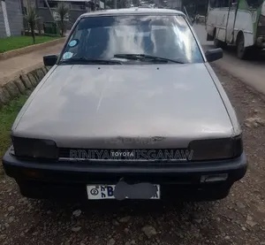 Toyota Corolla 1985 Gray