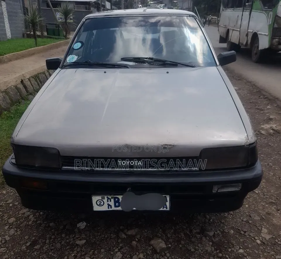 Toyota Corolla 1985 Gray
