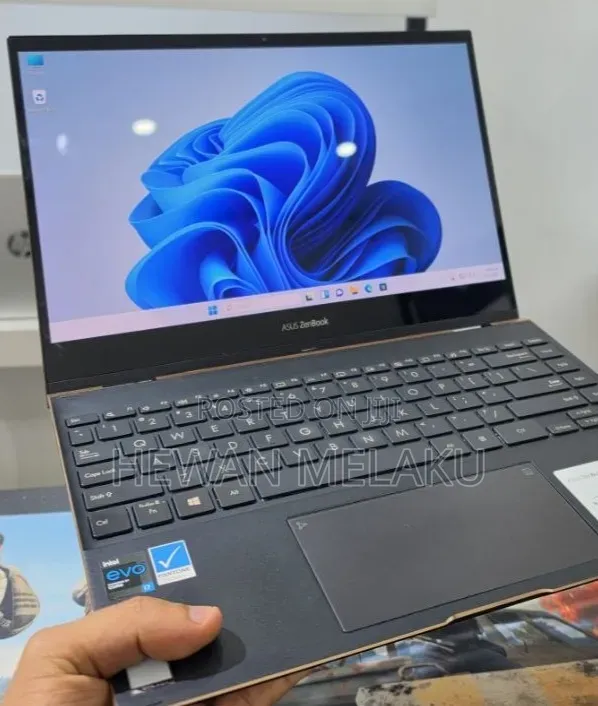 New Laptop Asus Zenbook 14 16GB Intel Core i7 SSD 512GB