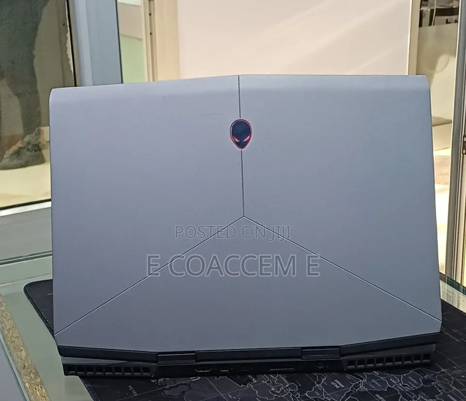 New Laptop Alienware 15 16GB Intel Core i5 HDD+SSD 512GB