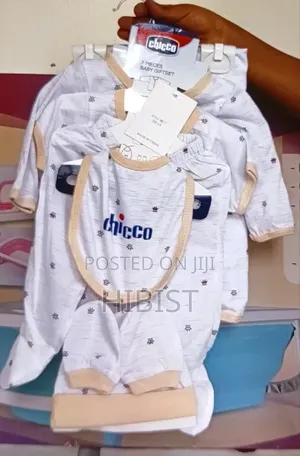 7ps Chicco Baby Wear
