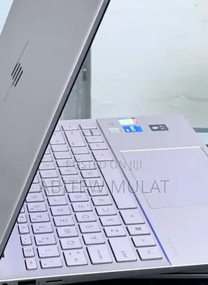 New Laptop HP Pavilion 14 16GB Intel Core i7 SSD 1T