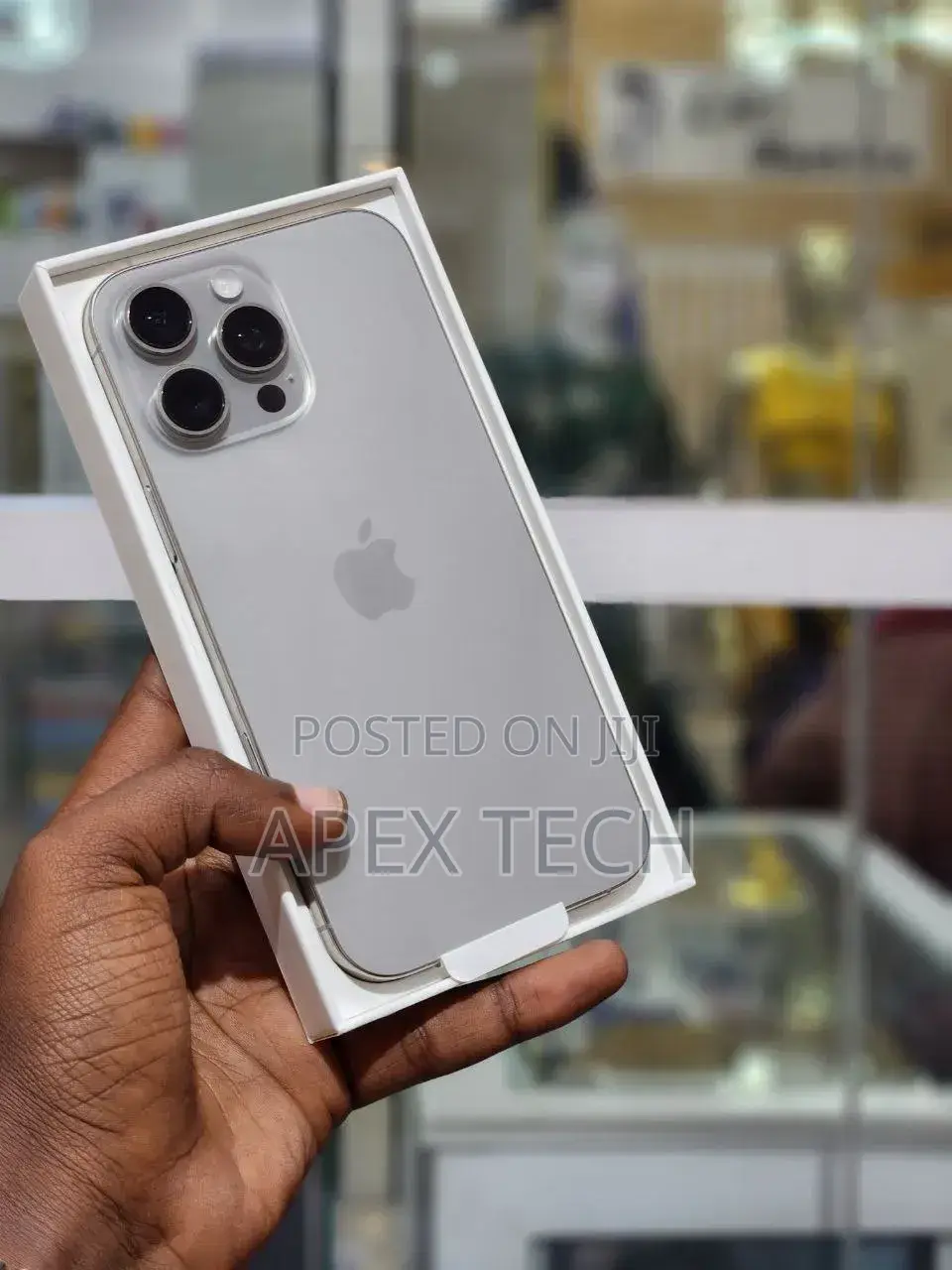 New Apple iPhone 16 Pro Max 256 GB Silver