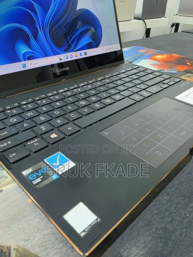 New Laptop Asus ZenBook Flip UX360UA 16GB Intel Core i7 SSD 512GB