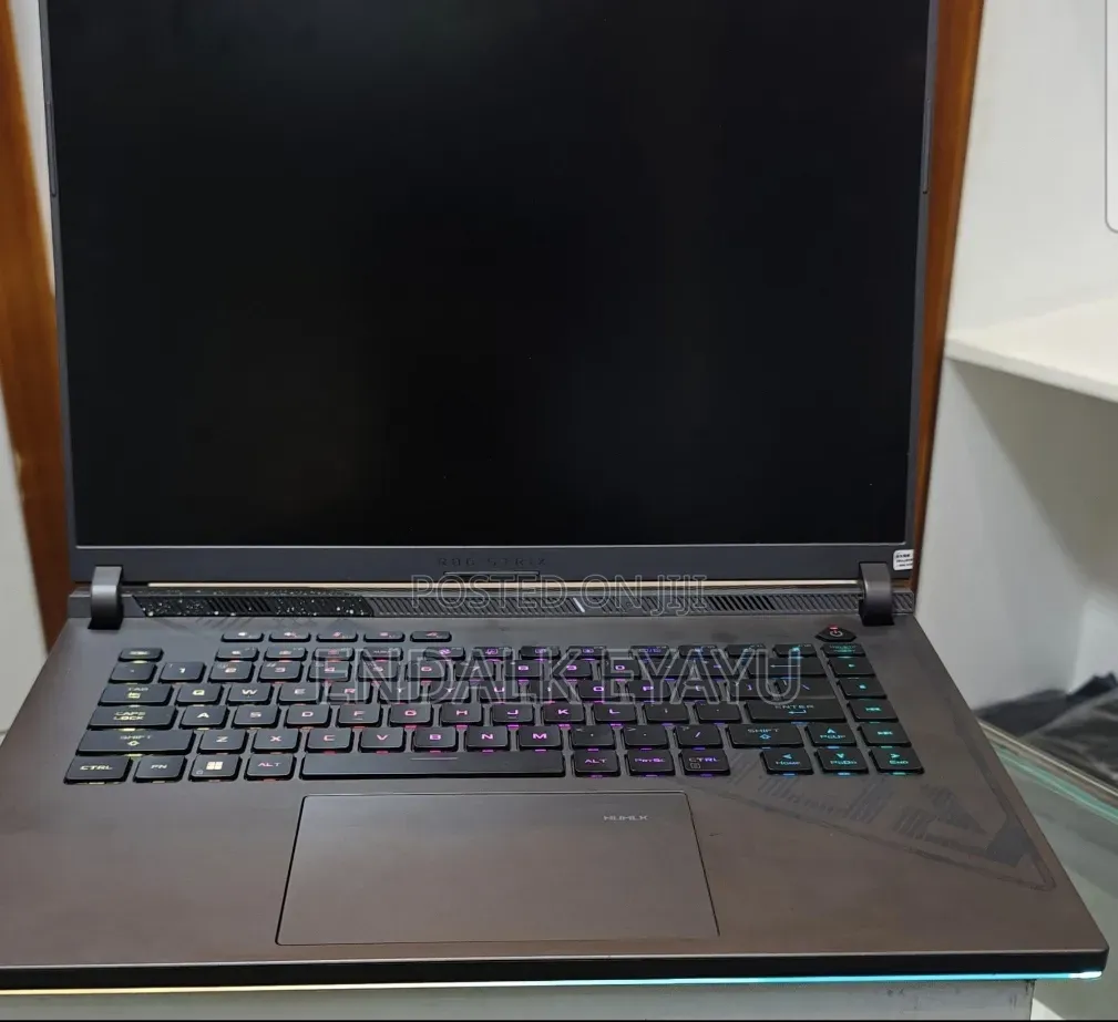 New Laptop Asus ROG Strix G15 16GB Intel Core i9 SSD 1T
