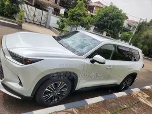 Toyota Grand Highlander Hybrid 2025 White