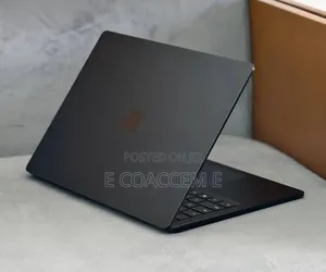 New Laptop Microsoft Surface 16GB Intel Core i7 SSD 512GB