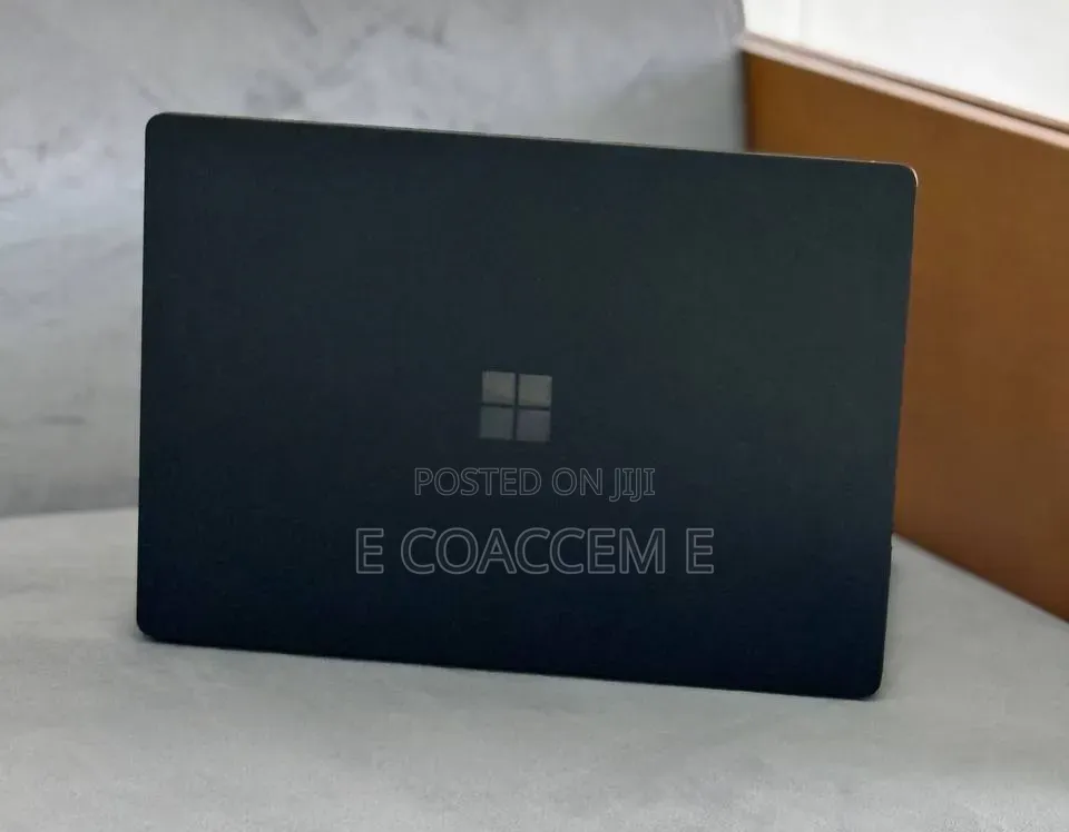 New Laptop Microsoft Surface 16GB Intel Core i7 SSD 512GB