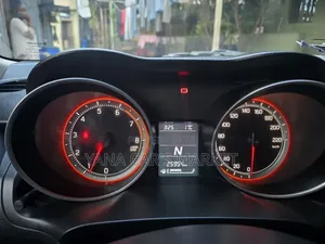 Suzuki Swift 2022 White
