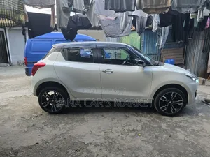 Suzuki Swift 2022 White