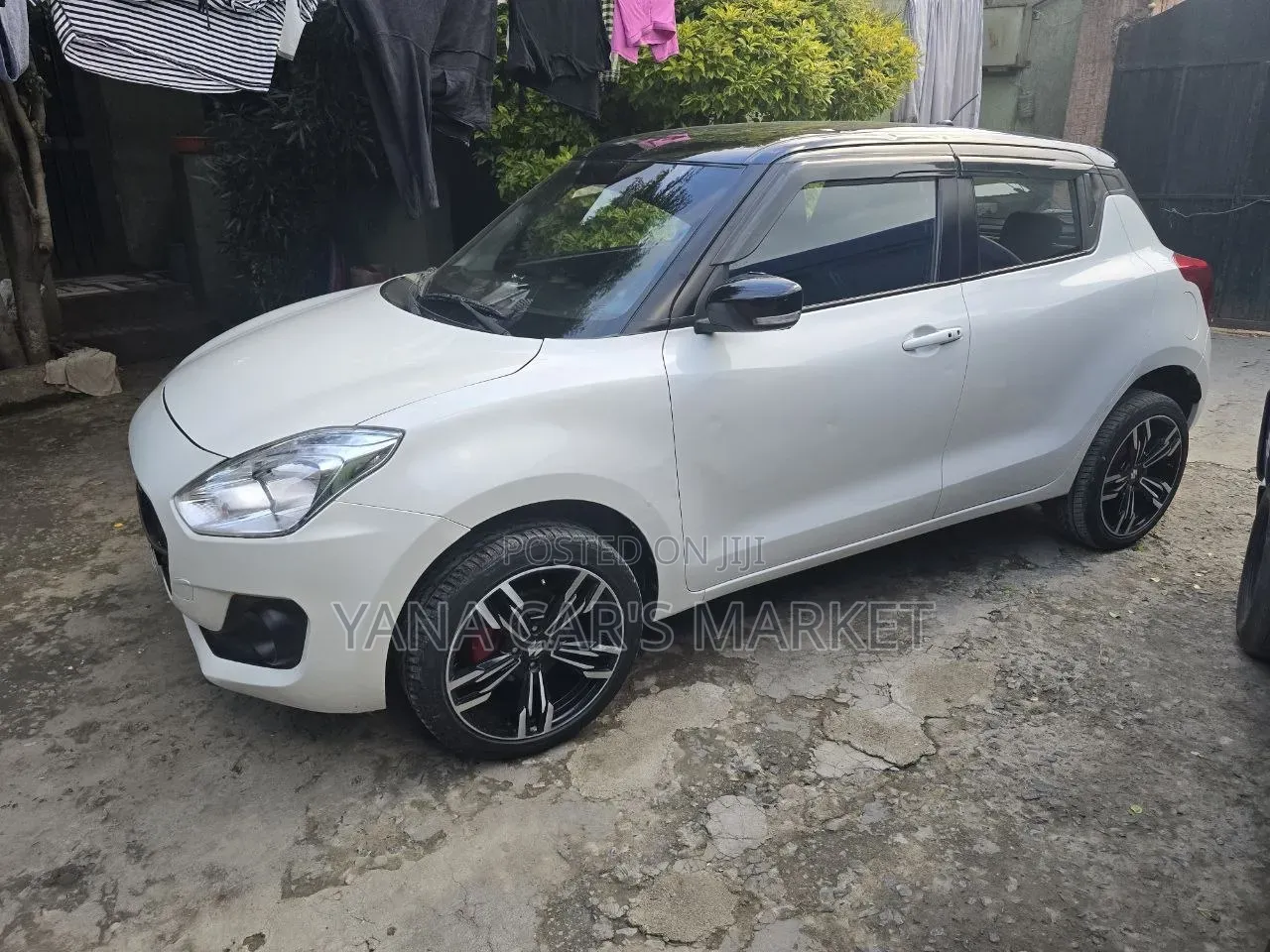 Suzuki Swift 2022 White