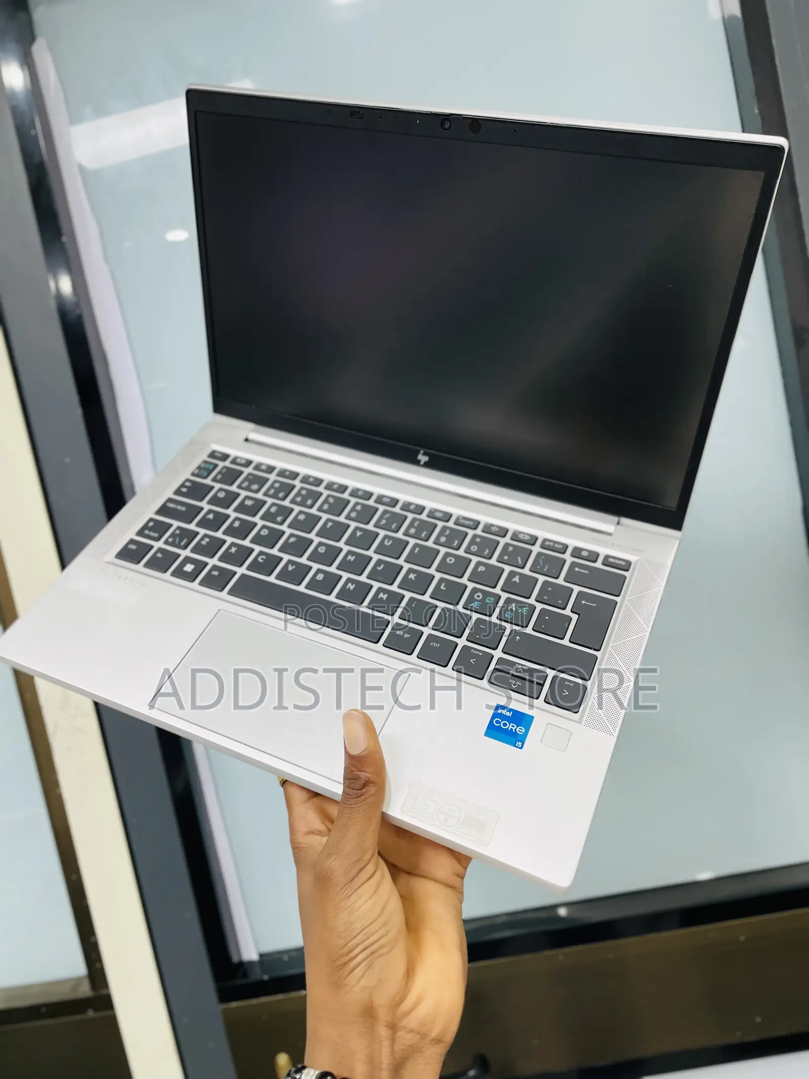 New Laptop HP EliteBook 830 G8 16GB Intel Core i5 SSD 512GB