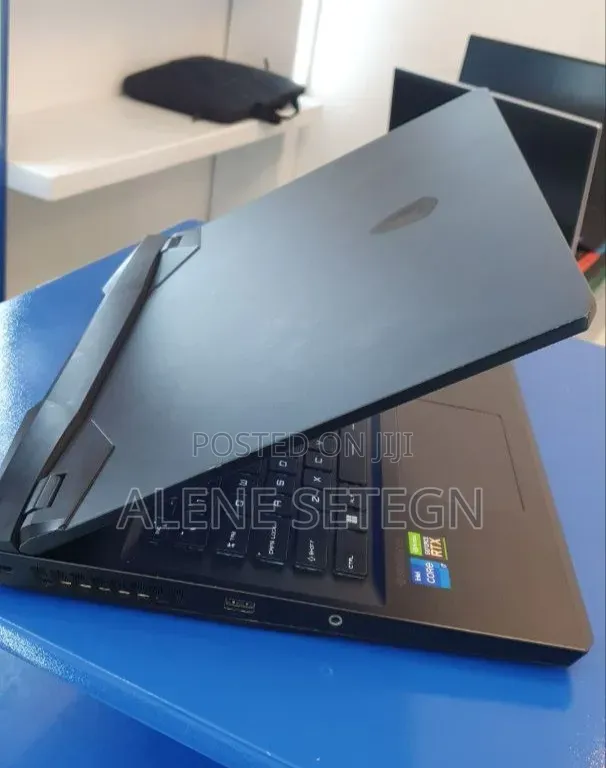 New Laptop MSI GP75 Leopard 16GB Intel Core i7 SSD 1T