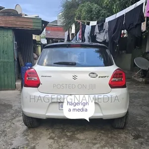Suzuki Swift 2023 White