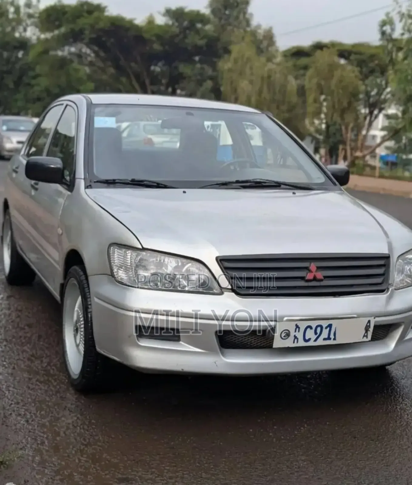 Mitsubishi Lancer 2000 Silver