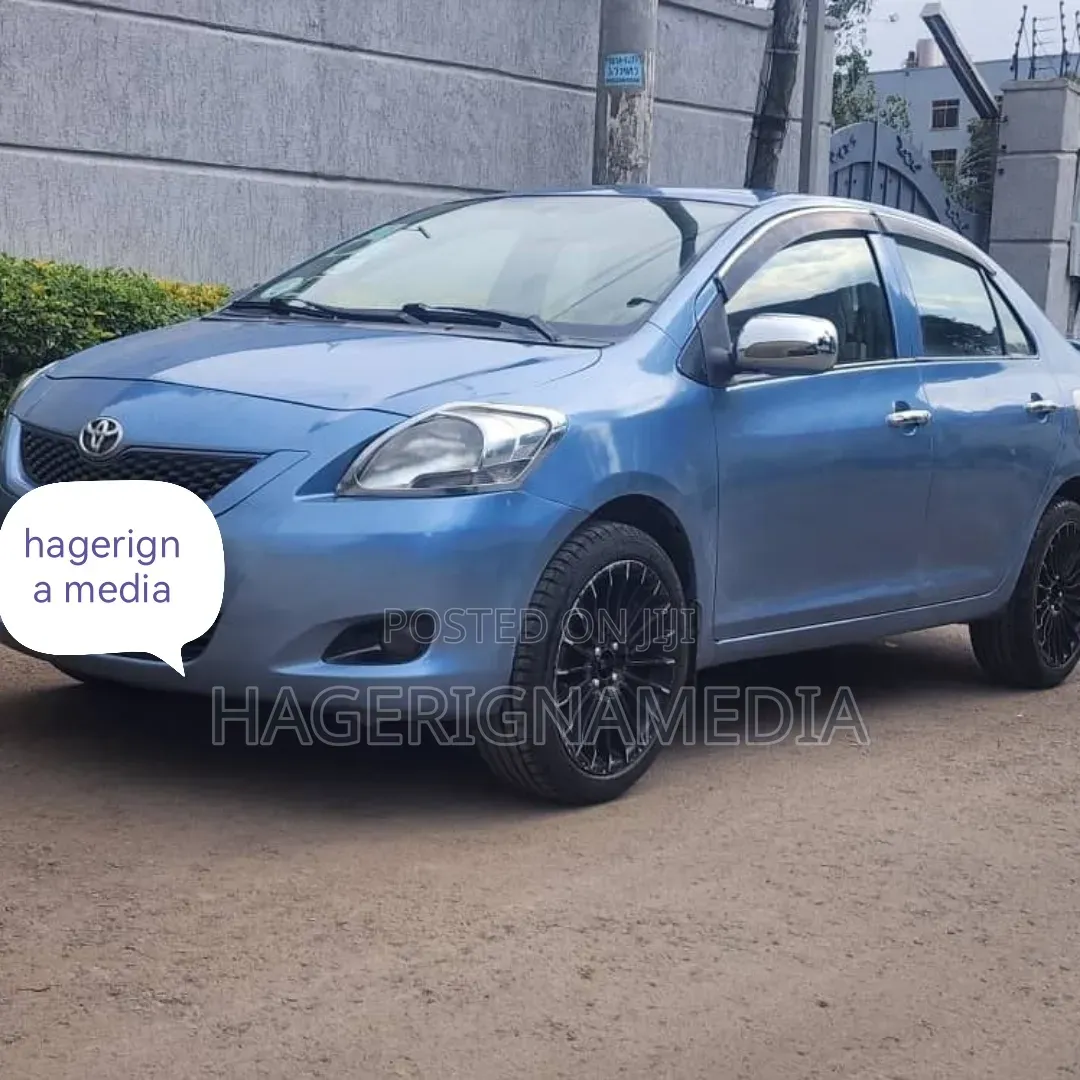 Toyota Yaris 2011 Blue
