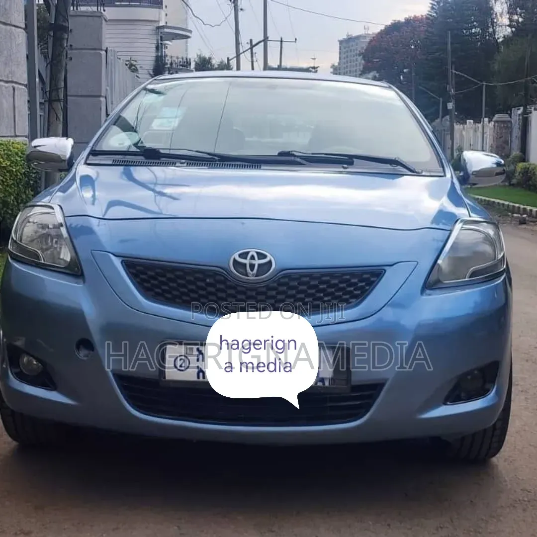 Toyota Yaris 2011 Blue