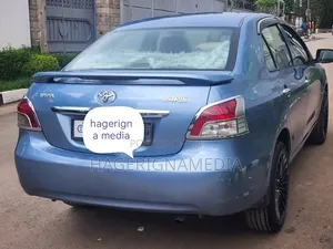 Toyota Yaris 2011 Blue