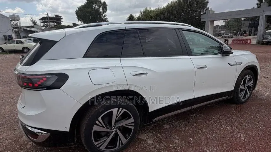 Volkswagen ID.6 2025 White