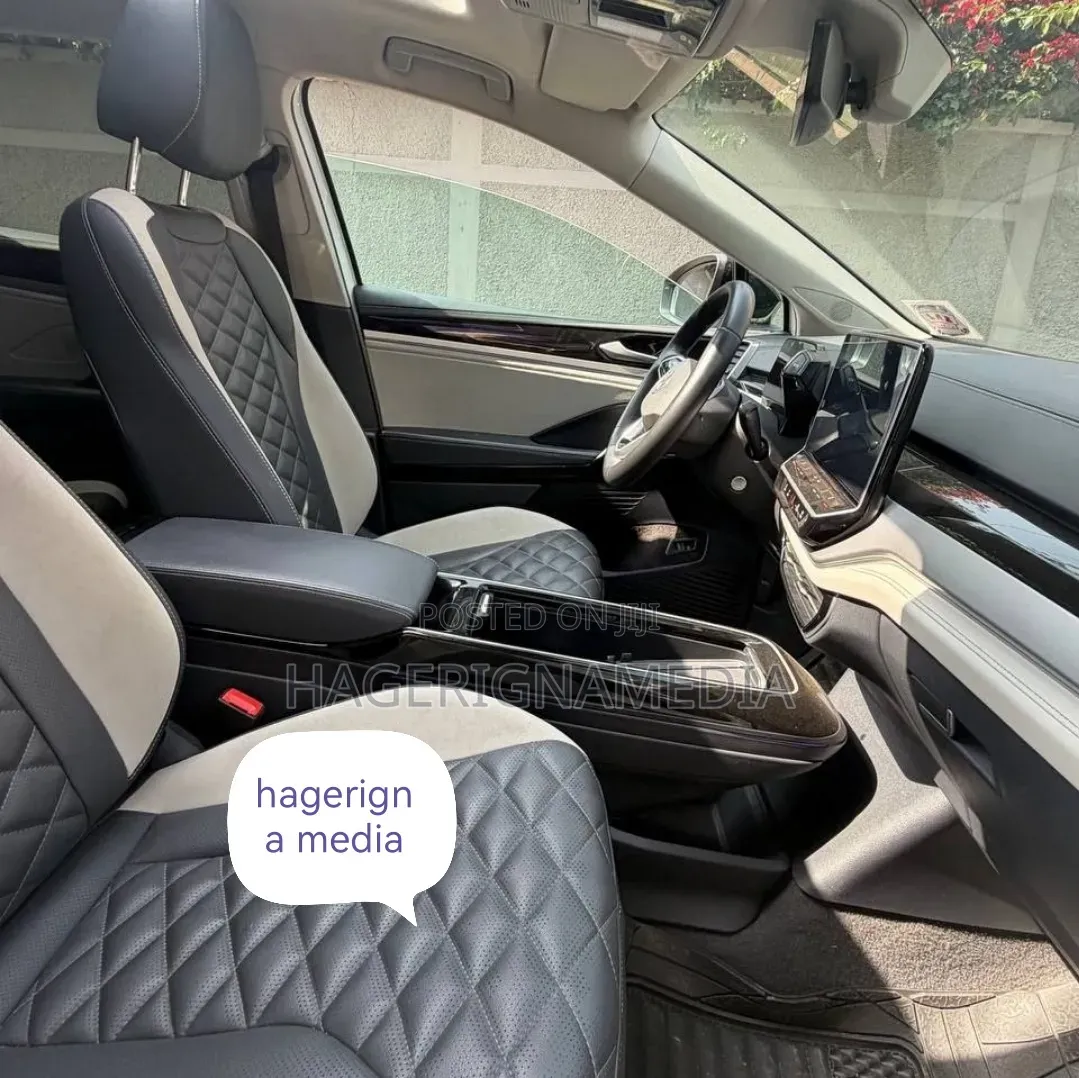 Volkswagen ID.6 2025 White