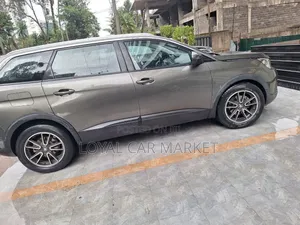 Peugeot 5008 2020 Gray