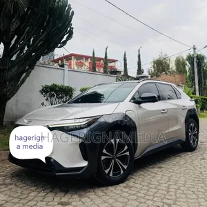 Toyota bZ4X 2025 Ivory