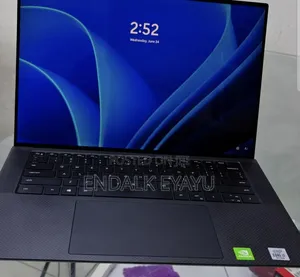 New Laptop Dell Precision 15 3520 16GB Intel Core i7 SSD 512GB