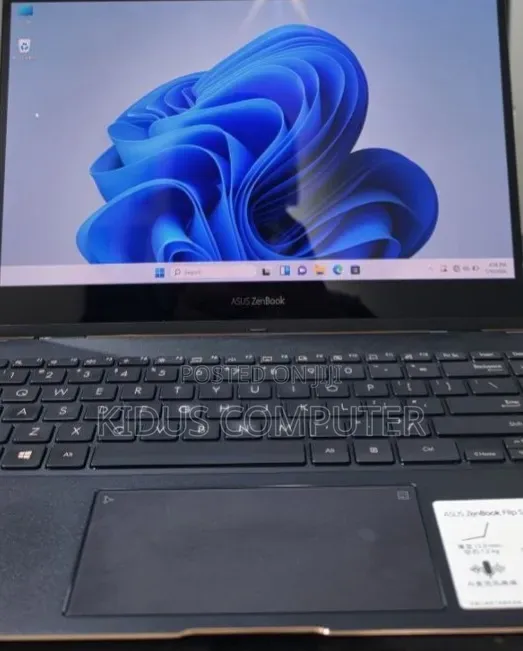 New Laptop Asus Zenbook 13 OLED 16GB Intel Core i7 SSD 512GB