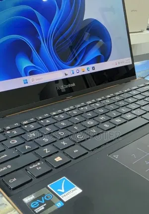 New Laptop Asus Zenbook 13 OLED 16GB Intel Core i7 SSD 512GB