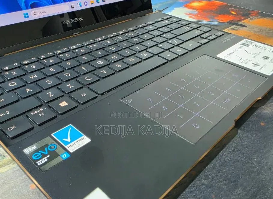 New Laptop Asus ZenBook 13 UX331UN 16GB Intel Core i7 SSD 512GB