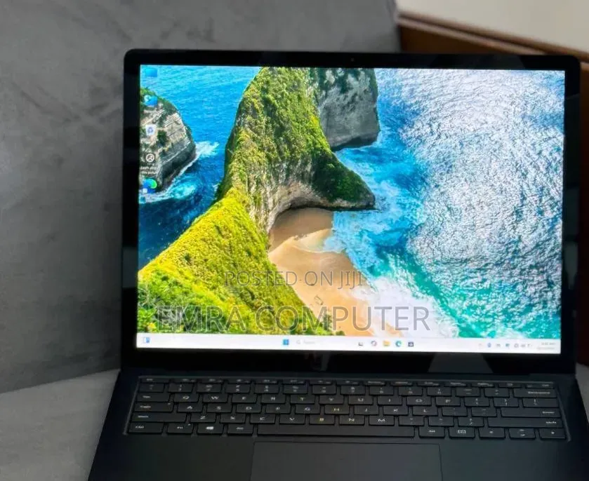 New Laptop Microsoft Surface 16GB Intel Core i7 SSD 512GB