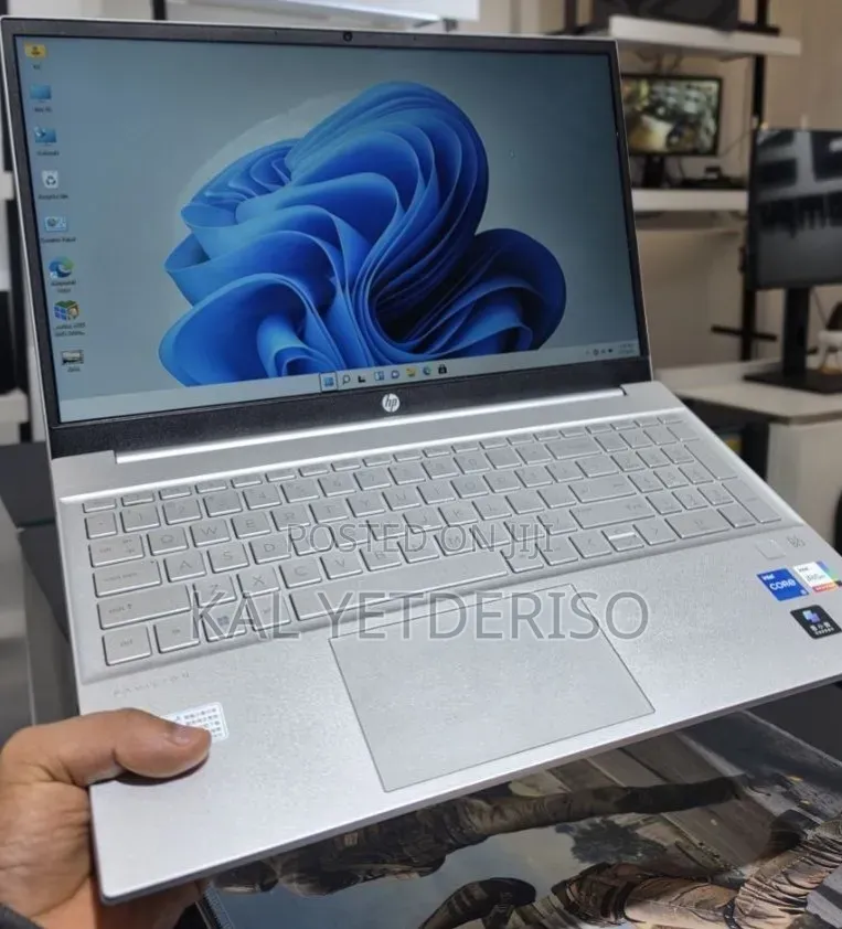 New Laptop HP EliteBook 1040 G8 16GB Intel Core i7 SSD 512GB