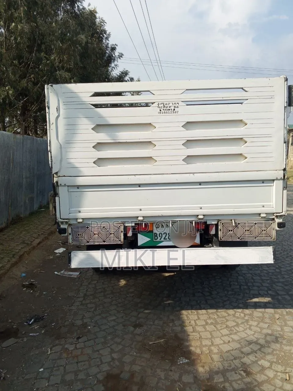 Isuzu Truck