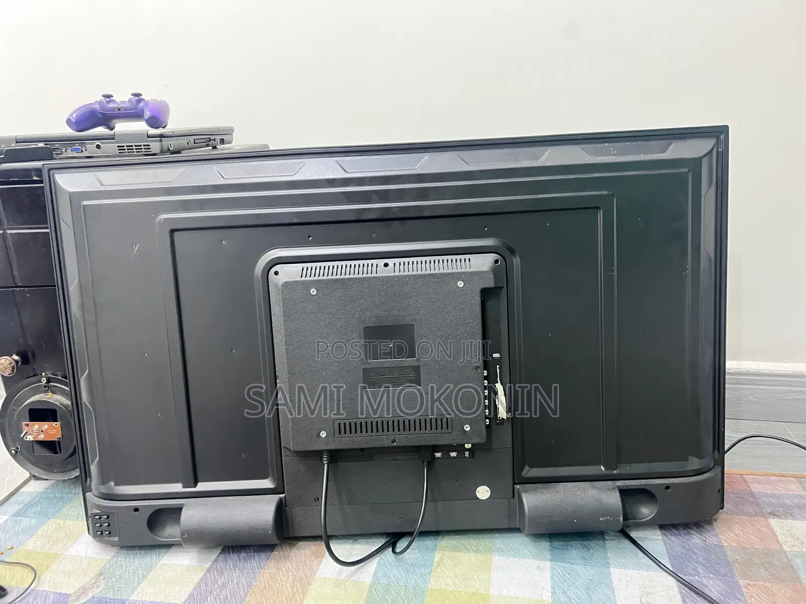 Inch TV 1 ወር ያገለገለ ብሩ ተፈልጐ ነው አስቾካይ