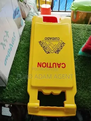 Wet Floor Caution Sign – Foldable Safety Warning Board የእርጥብ ወለል ምልክት