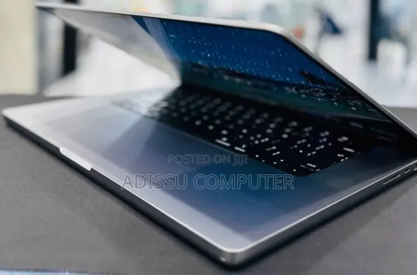 New Laptop Apple MacBook Pro 2021 M1 16GB Apple M1 Pro SSD 512GB