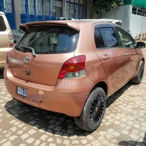 Toyota Vitz 2010 Orange