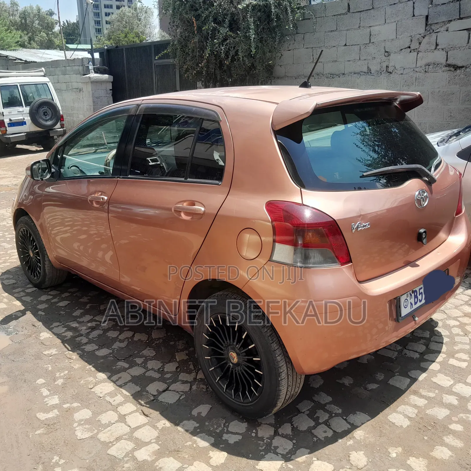 Toyota Vitz 2010 Orange