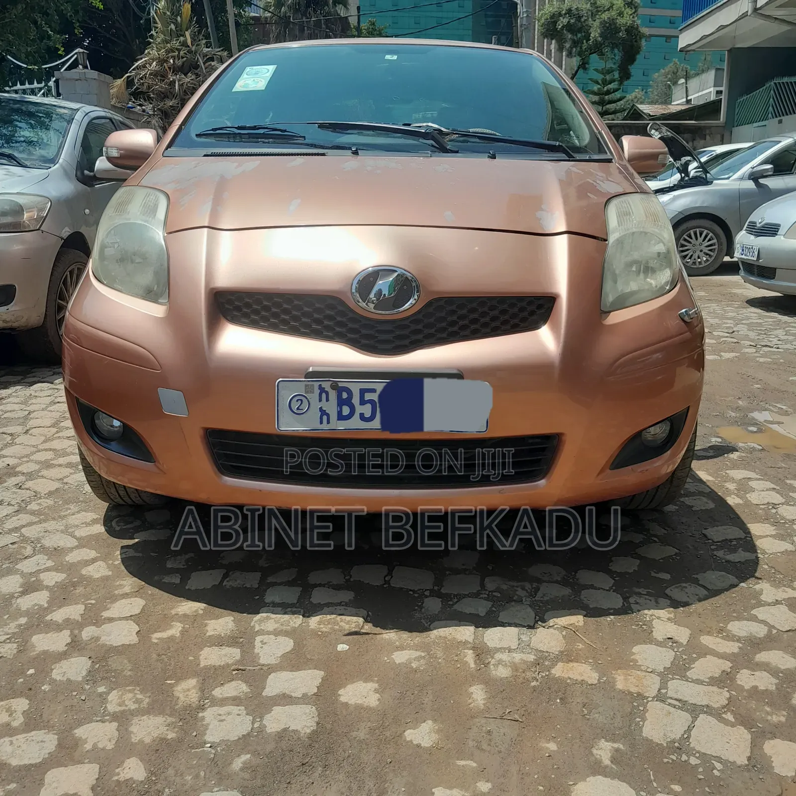 Toyota Vitz 2010 Orange