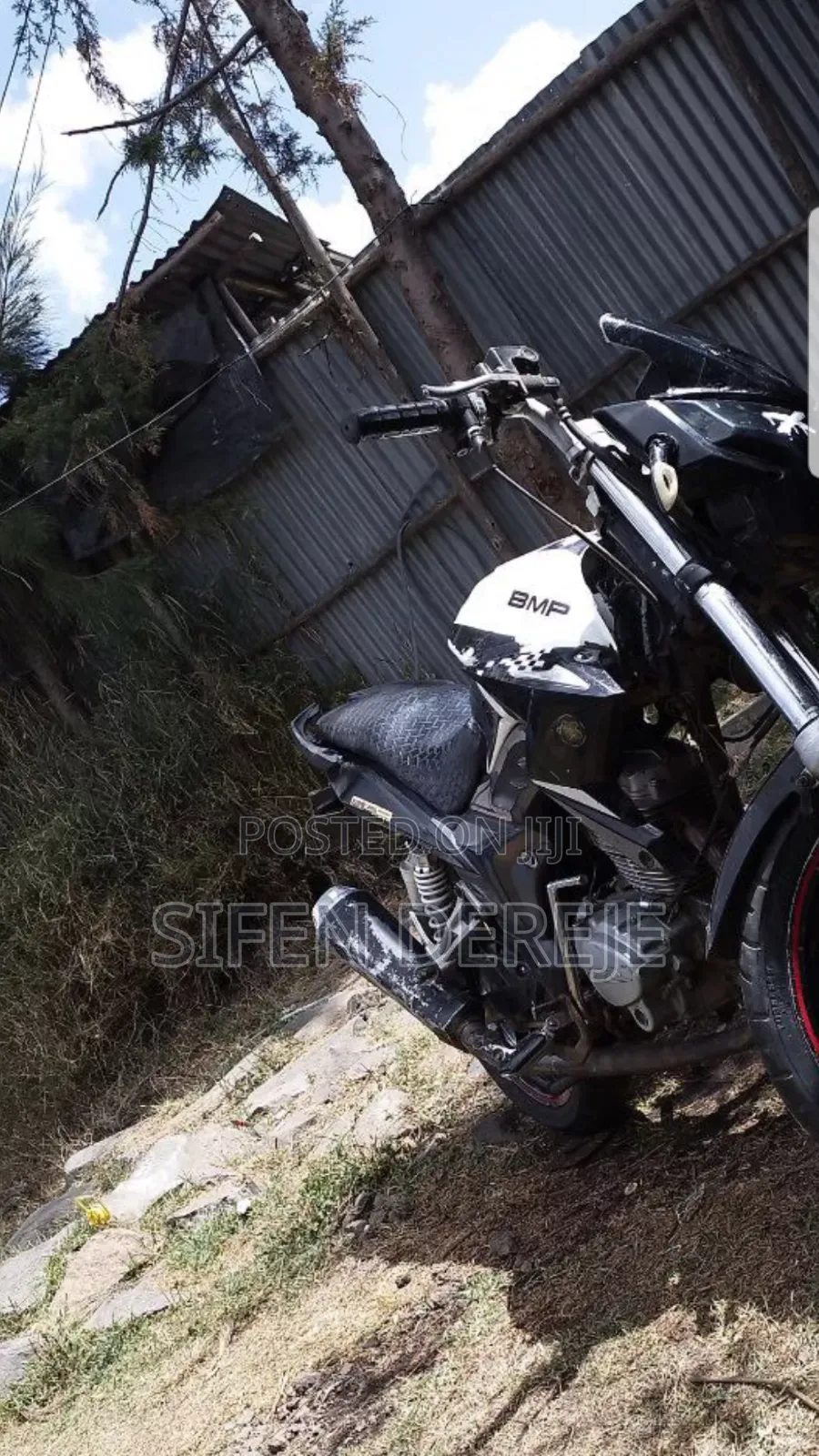 TVS Apache 180 RTR 2017 White