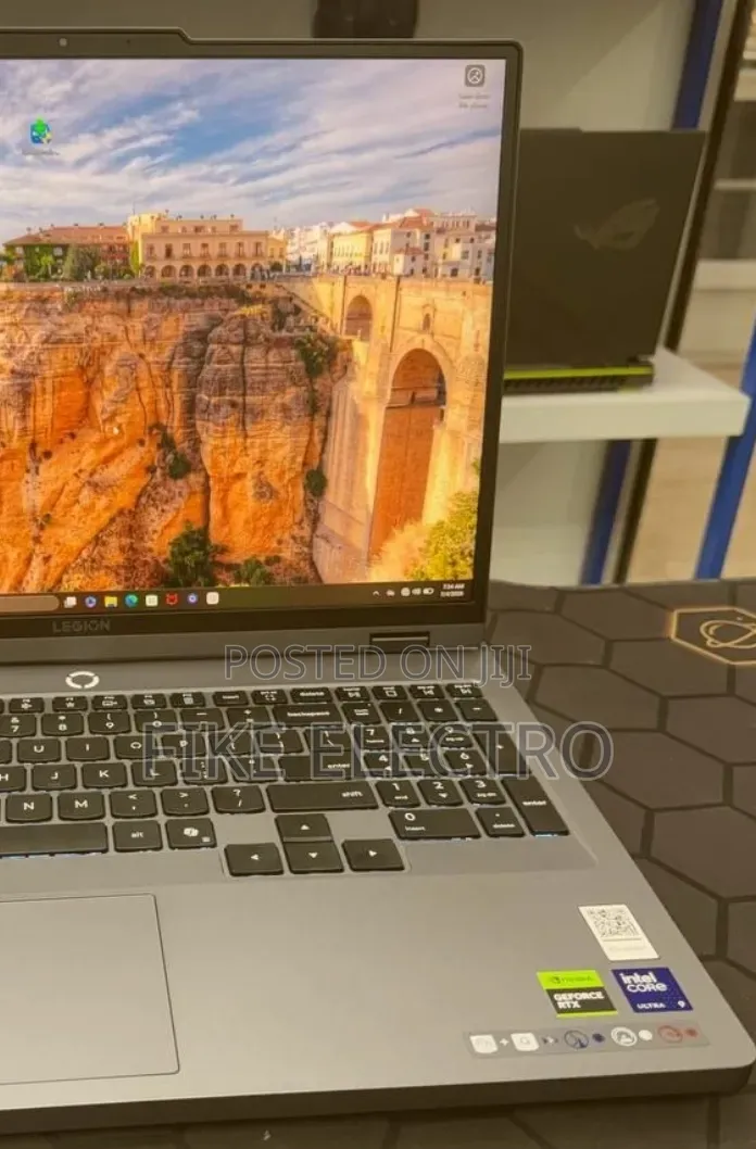 New Laptop Lenovo Legion 5i 32GB Intel Core Ultra 9 SSD 1T