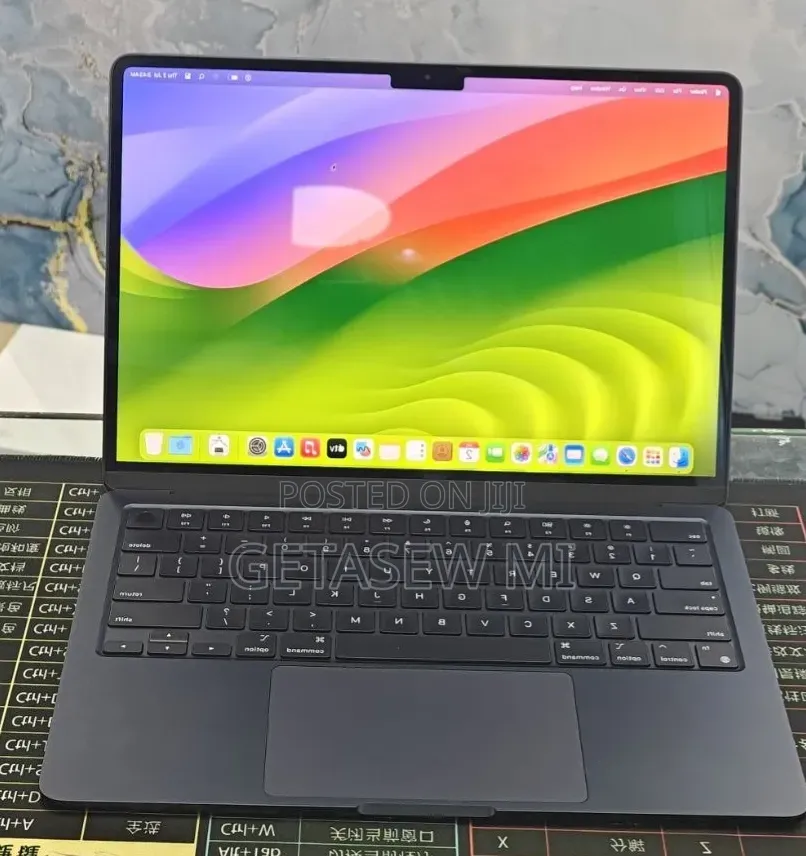 New Laptop Apple MacBook Air 2022 M2 8GB Apple M2 SSD 512GB