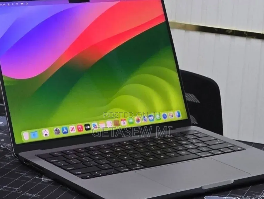 New Laptop Apple MacBook Air 2022 M2 8GB Apple M2 SSD 512GB
