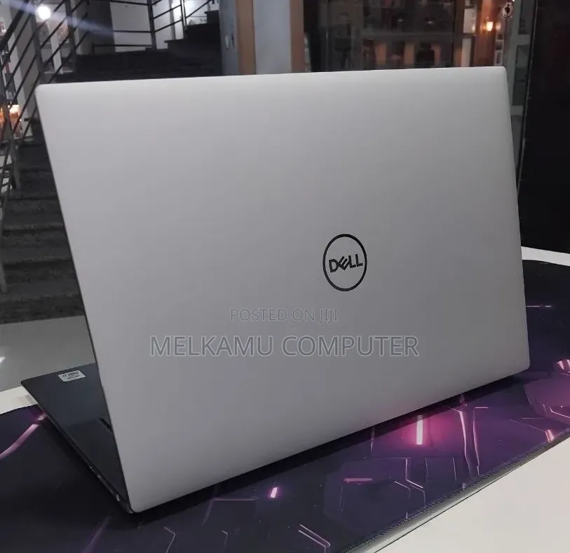 New Laptop Dell XPS 15 9500 16GB Intel Core i7 SSD 512GB