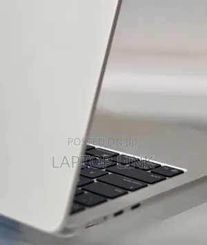 New Laptop Apple MacBook Air 2025 M4 16GB Apple M4 SSD 256GB