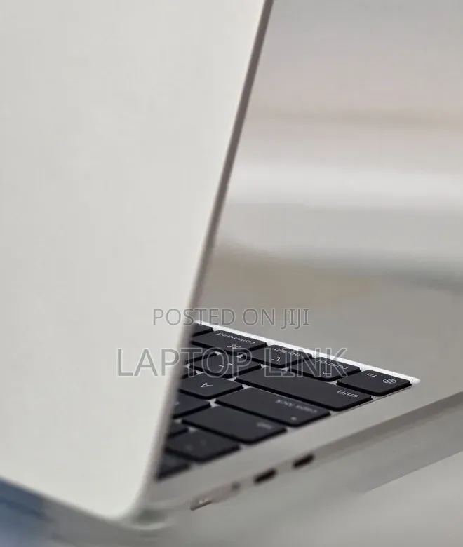 New Laptop Apple MacBook Air 2025 M4 16GB Apple M4 SSD 256GB