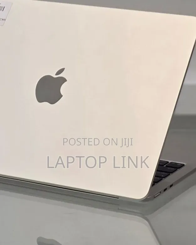 New Laptop Apple MacBook Air 2025 M4 16GB Apple M4 SSD 256GB